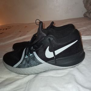 Adidas Zoom Midflo 6 running sneakers  size 11